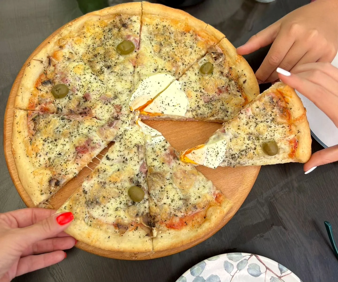 Pizza sa jajetom